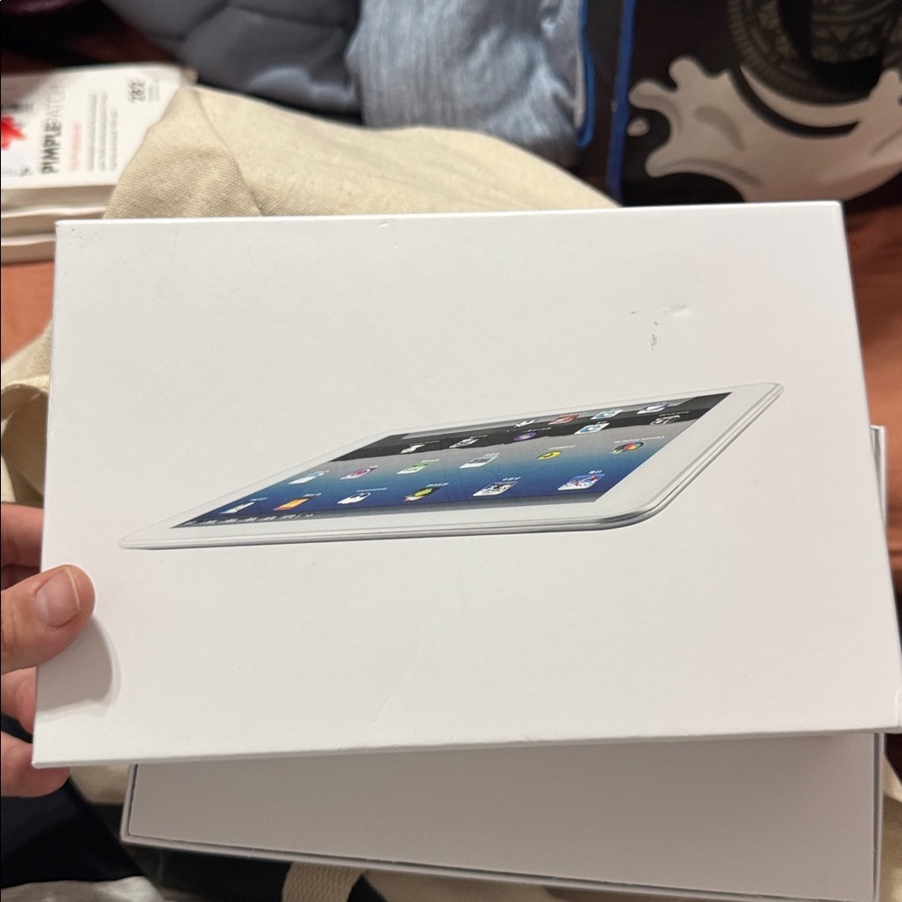 Tablet Packaging with black Accents